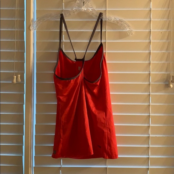 FOUR KSWISS Athletic Tanks - Picture 4 of 8